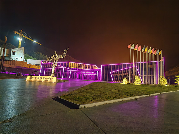 城市亮化是现代城市建设的重要组成部分，它不仅可以美化城市的夜景，还能提升城市的整体形象。随着科技的不断进步，城市亮化也得到了更多的关注和创新。本文将介绍一些关于城市亮化的创意和技术，帮助读者了解墨竹工卡城市亮化的重要性以及如何进行墨竹工卡城市亮化的规划和实施。